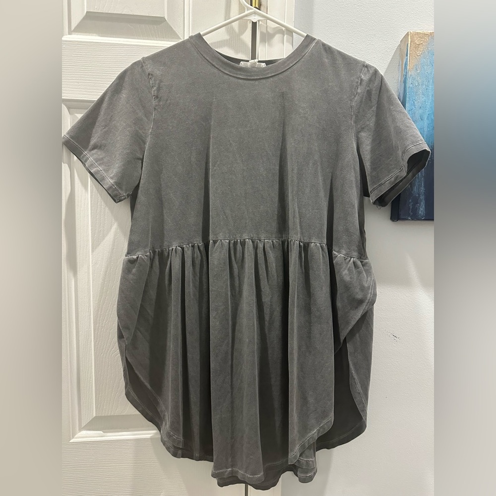 Gray, slit side shirt, size small